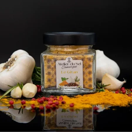 Pot de Sel de Camargue Le Gitan 200g aux épices naturelles – ail, curcuma, poivre, romarin, baies roses.